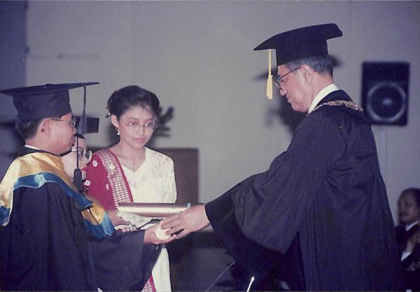 Tabung wisudawan tabung wisudawann